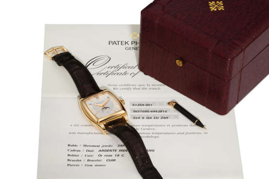 PATEK PHILIPPE, REF. 5135R-001, GONDOLO CALENDARIO, A VERY FINE 18K ROSE GOLD ANNUAL CALENDAR TONNEAU-SHAPED WRISTWATCH WITH MOON PHASES AND 24 HOUR INDICATOR - photo 4