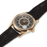 PATEK PHILIPPE, REF. 6000R-001, CALATRAVA, A FINE 18K ROSE GOLD WRISTWATCH WITH POINTER DATE - photo 2