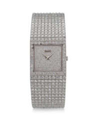 PIAGET, REF. 9131 C 626, A VERY FINE 18K WHITE GOLD AND DIAMOND-SET BRACELET WATCH