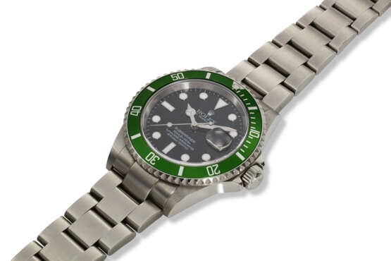 ROLEX, REF. 16610LV, SUBMARINER, “KERMIT”, A FINE STEEL DIVER’S WRISTWATCH WITH DATE AND “FLAT 4” BEZEL - фото 2