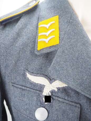 Luftwaffe : Feldbluse eines Obergefreiten der fliegenden Truppe, mit Kapuze. - фото 2
