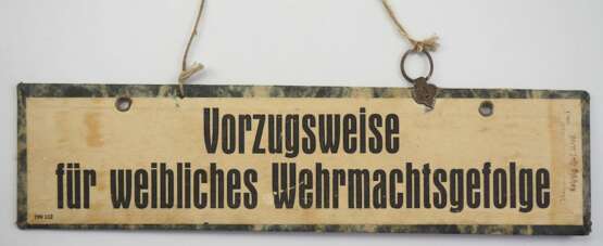 Schild "weibliches Wehrmachtsgefolge". - фото 2