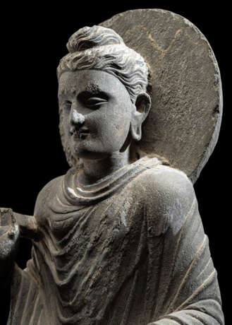 Feine Figur des Buddha Shakyamuni aus grauem Schiefer - фото 4