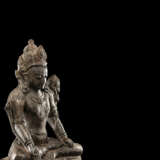 Seltene und große Steinfigur des Padmapani - фото 2
