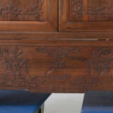 Paar Aufsatzkabinette aus Nanmu und anderem Hartholz mit Reliefdekor von Antiquitäten - photo 16
