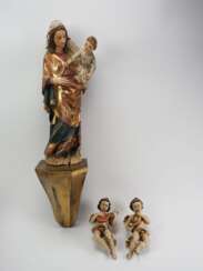 Maria mit Jesuskind, Wandskulptur mit Konsole.