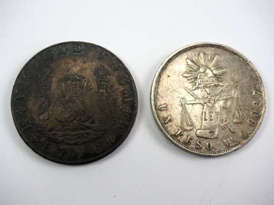 Mexiko: 1 Perso 1870 SILBER und 8 Reales (Ferdinand VI) 1756. - фото 1