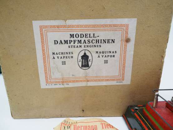 J.F. Josef Falk Modell-Dampfmaschine, um 1930. - photo 3