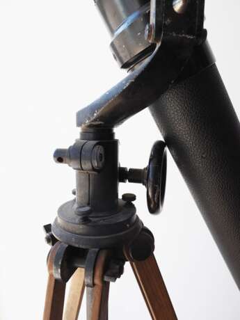 Optische Werke AG vorm. Carl Schütz & Co.: Teleskop mit Stativ. - Foto 3