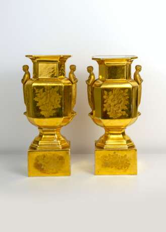 фарфоровe ваз в стиле ампир оk 1820 г 2 шт. Фарфор Франция Французский ампир (1804-1815) 1820 г. - фото 2