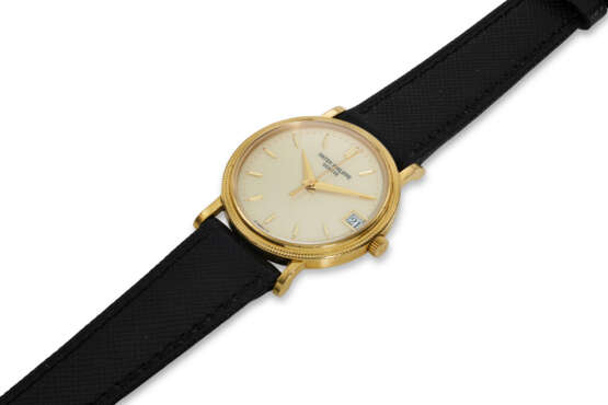 PATEK PHILIPPE, REF. 3802/200, CALATRAVA, A FINE 18K YELLOW GOLD WRISTWATCH WITH DATE - Foto 2