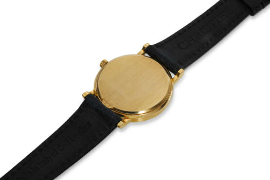 PATEK PHILIPPE, REF. 3802/200, CALATRAVA, A FINE 18K YELLOW GOLD WRISTWATCH WITH DATE - photo 3