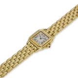 CARTIER, REF. 10702, PANTHÈRE, A FINE 18K YELLOW GOLD CUSHION-SHAPED QUARTZ WRISTWATCH - photo 2