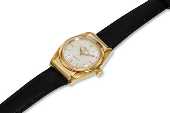 ROLEX, REF. 3065, “BUBBLEBACK”, A FINE 14K ROSE GOLD WRISTWATCH WITH HOODED LUGS - photo 2