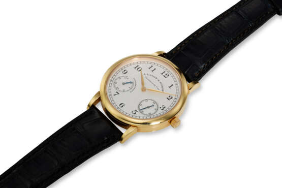 A. LANGE & SOHNE , REF. 221.032, 1815 UP & DOWN, A VERY FINE 18K ROSE GOLD WRISTWATCH WITH POWER RESERVE - Foto 2