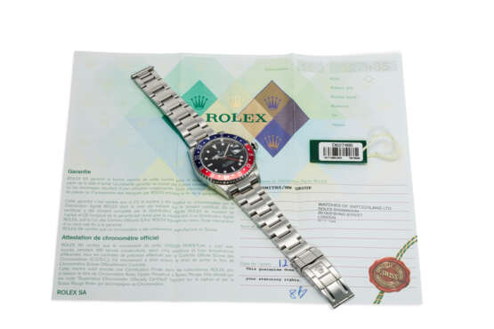 ROLEX, REF. 16710, GMT-MASTER II, “PEPSI”, A FINE STEEL GMT WRISTWATCH WITH DATE - photo 4