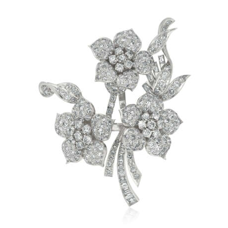 TWO DIAMOND FLOWER BROOCHES - photo 4