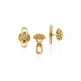 NO RESERVE | TWO PAIRS OF GOLD BUCCELLATI CUFFLINKS AND DRESS SET - photo 9