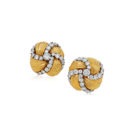 NO RESERVE | DIAMOND AND GOLD EARRINGS - фото 1