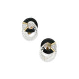 BOUCHERON PARURE TRANSFORMABLE CRISTAL DE ROCHE, ONYX ET DIAMANTS - Foto 4