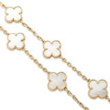 VAN CLEEF & ARPELS COLLIER ‘VINTAGE ALHAMBRA’ NACRE - photo 1