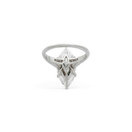 MAUBOUSSIN BAGUE DIAMANT MARQUISE DE 5.06 CARATS ET DIAMANTS - photo 4