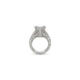 IMPORTANTE BAGUE DIAMANT DE 8.01 CARATS ET DIAMANTS - photo 3