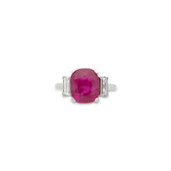 BAGUE RUBIS DE 6.85 CARATS ET DIAMANTS