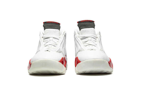 MICHAEL JORDAN PLAYER EXCLUSIVE AIR JORDAN XIV "CHICAGO" SNEAKERS - Foto 3