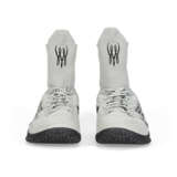 SERENA WILLIAMS GAME WORN COURT FLARE 2 WHITE BY VIRGIL ABLOH WITH SERENA WILLIAMS SIGNED TENNIS BALL - Foto 5