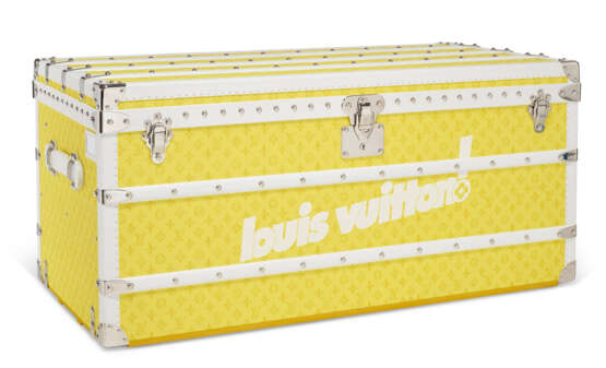 A LOUIS VUITTON LIMITED EDITION YELLOW STEAMER TRUNK BY VIRGIL ABLOH - фото 2