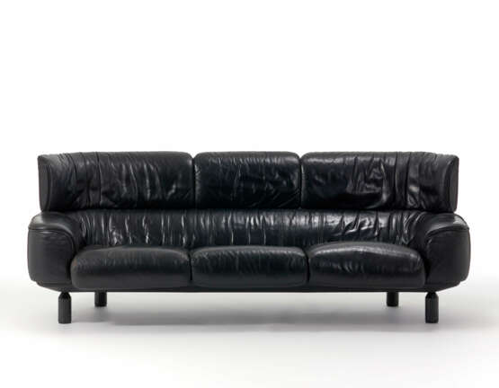 Sofa model "Bull" - фото 1