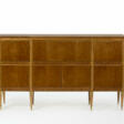 Sideboard with three folding doors and four doors in solid wood and veneered - Auktionspreise