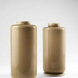 Pair of vases in lattimo and pagliesco incamiciato glass - photo 1