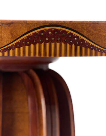 Extendable table with oval top veneered and inlaid with different essences - photo 3