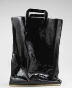 Desart Mabizaf. Black ceramic two-handle magazine rack