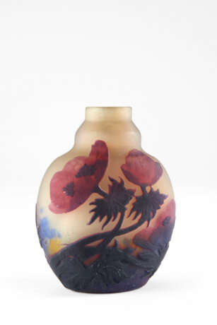 Acid cameo glass vase with poppy decoration in brown and burgundy on an opalescent, yellow and light blue background - Foto 1