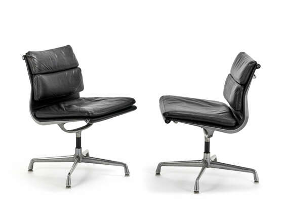 Pair of swivel chairs of the series "Aluminium Group" - photo 1