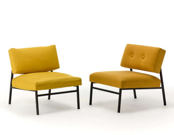 Two small armchairs with black painted metal structure, upholstered and yellow fabric covered seat and back - Foto 1