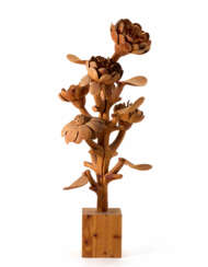 Fiore | | Solid stone pine wood sculpture with removable, jointed inserts |