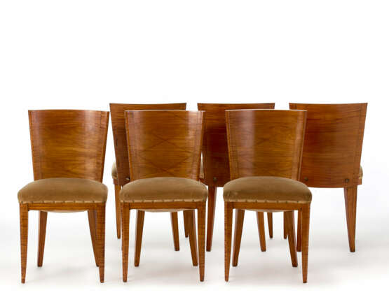 Group of six wood veneered Novecento chairs, upholstered and studded velvet covered seat, rhombus pattern threaded back - фото 1