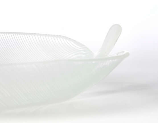 Half filigree lattimo colorless transparent blown glass leave - фото 2