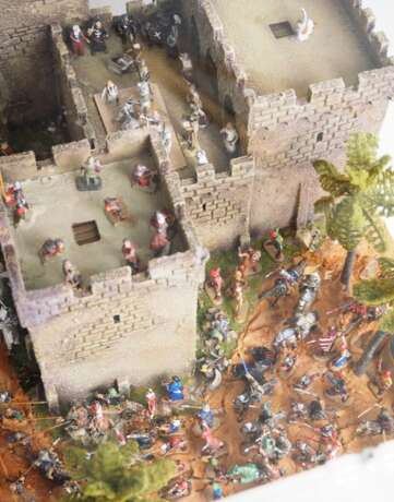 Diorama : Kampf um eine Burg mit den Sarazenen unter Saladin. - photo 3