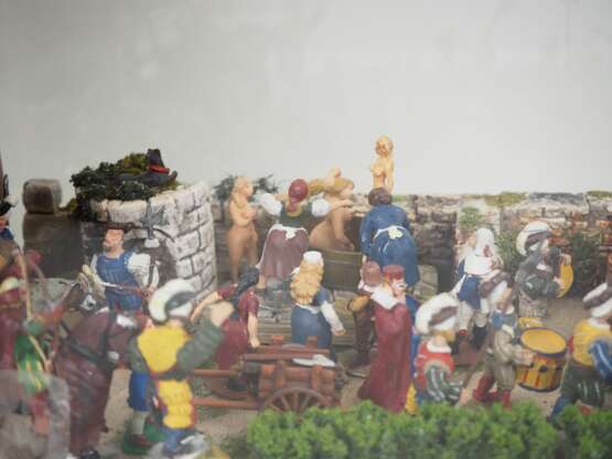 Diorama : Heerestross des 30-jährigen Krieges durch eine Ortschaft ziehend. - photo 2