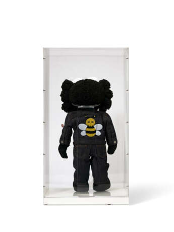 KAWS (B. 1974) - photo 7