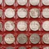 Münzen und Banknoten: Fundgrube im Koffer - Schwerpunkt BRD mit einer Vielzahl an DM Münzen - фото 2