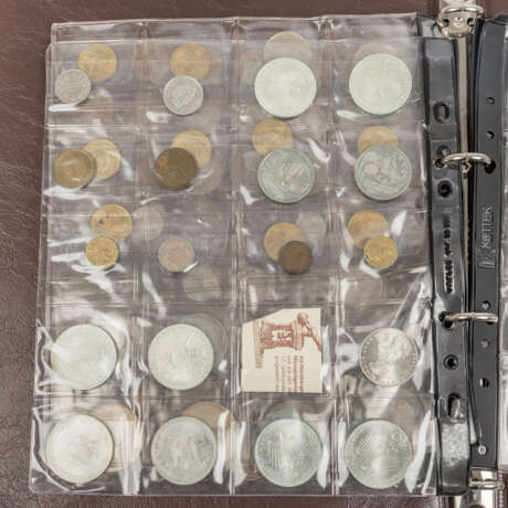 LEITZ Ordner und Mappe mit Münzen überwiegend BRD und Österreich - photo 2