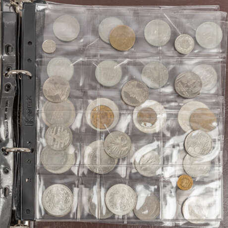 LEITZ Ordner und Mappe mit Münzen überwiegend BRD und Österreich - Foto 3