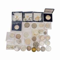 Kleines Konvolut - Münzen und Medaillen enthält u.a. Belgien 5 Ecu