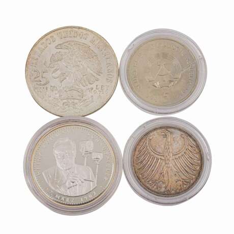 Kleines Konvolut - Münzen und Medaillen enthält u.a. Belgien 5 Ecu - фото 2